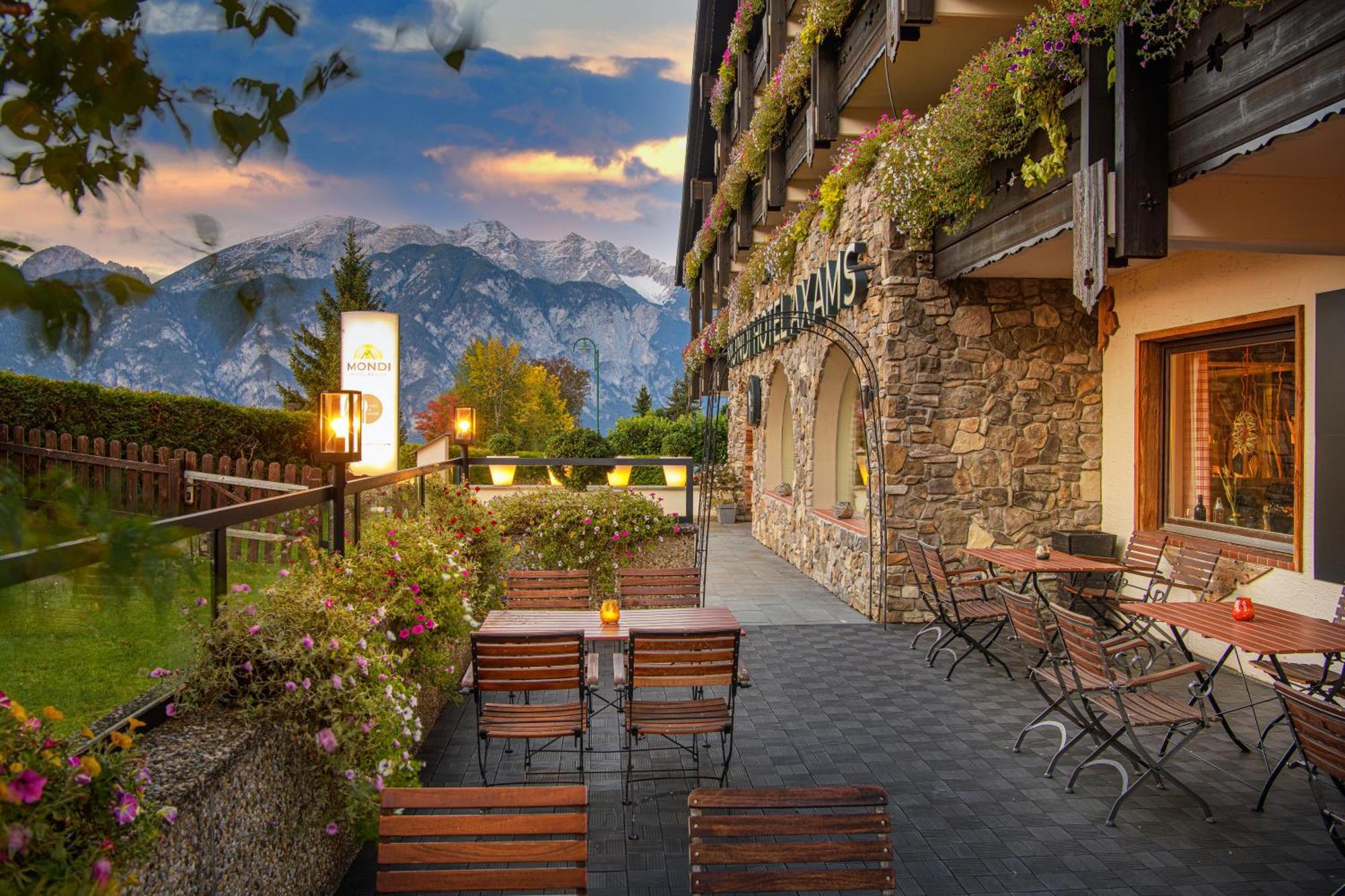Mondi Hotel Аксамс Екстер'єр фото