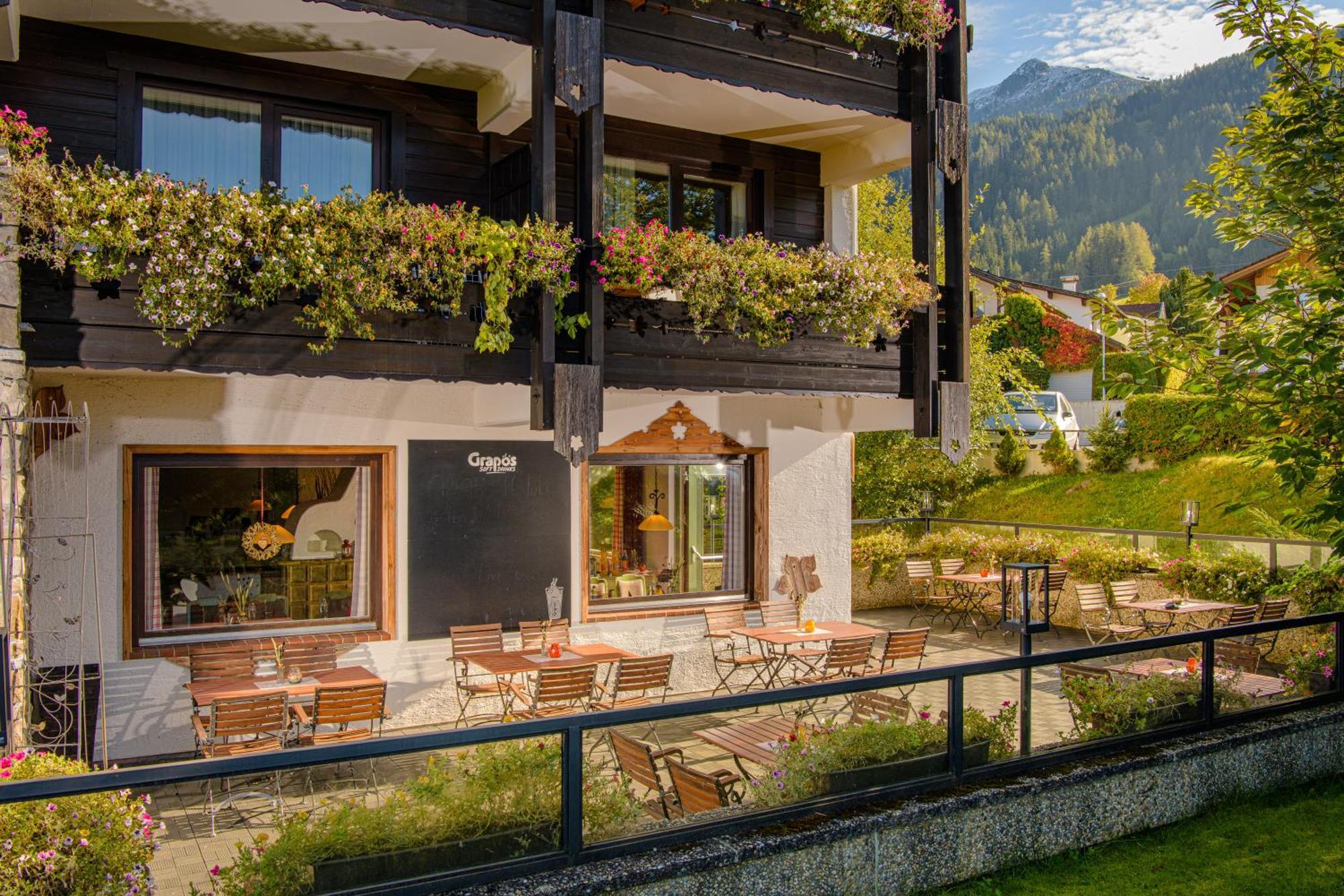 Mondi Hotel Аксамс Екстер'єр фото